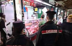Carabinieri controlli al mercato Esquilino