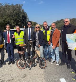Ostia, partiti i lavori di messa in sicurezza della Litoranea per la tutela dei ciclisti