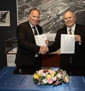 Accordo storico tra Fondazione Museo della Shoah e Yad Vashem: i documenti donati a Roma entrano nell’archivio mondiale della memoria Accordo storico tra Fondazione Museo della Shoah e Yad Vashem: i documenti donati a Roma entrano nell’archivio mondiale della memoria