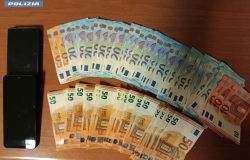 Roma, base dello spaccio in appartamento: sequestrati oltre 2 kg di droga, tre arresti