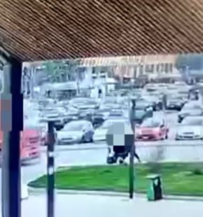 Torino, disabile rapinata al supermercato: strappate le catenine d'oro, arrestato 23enne Torino, disabile rapinata al supermercato: strappate le catenine d'oro, arrestato 23enne