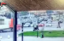 CHOC A TORINO: AGGREDITA DONNA IN SEDIA A ROTELE DAVANTI AL SUPERMERCATO