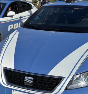 Ostia, lite tra coinquilini finisce nel sangue: accoltellato in strada, un arresto Ostia, lite tra coinquilini finisce nel sangue: accoltellato in strada, un arresto