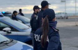Operazione antidroga a Ostia: la Polizia arresta una donna con 700 grammi di hashish e marijuana