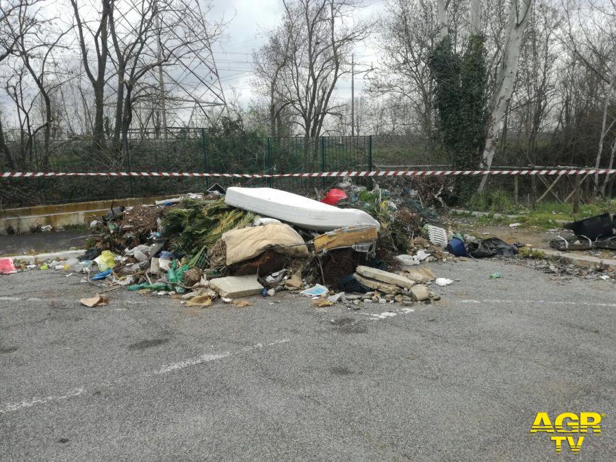 Giardino di Roma, rimossi quintali di rifiuti