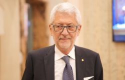 Allarme Meningite B dal Regno Unito: medici italiani chiedono vaccino subito per gli adolescenti