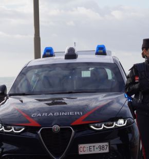 Ostia, maxi operazione dei Carabinieri sul litorale, 17 persone in manette, 42 denunciate, sequestrato circa 1 kg. di droga Ostia, maxi operazione dei Carabinieri sul litorale, 17 persone in manette, 42 denunciate, sequestrato circa 1 kg. di droga