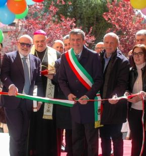 Poli inaugura la nuova scuola Poli inaugura la nuova scuola