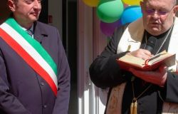 Poli inaugura la nuova scuola - foto da comunicato stampa