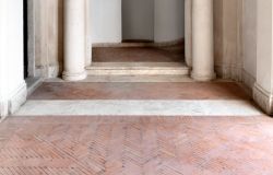 Francesco Borromini, arco con fregio_Palazzo Carpegna_cortile