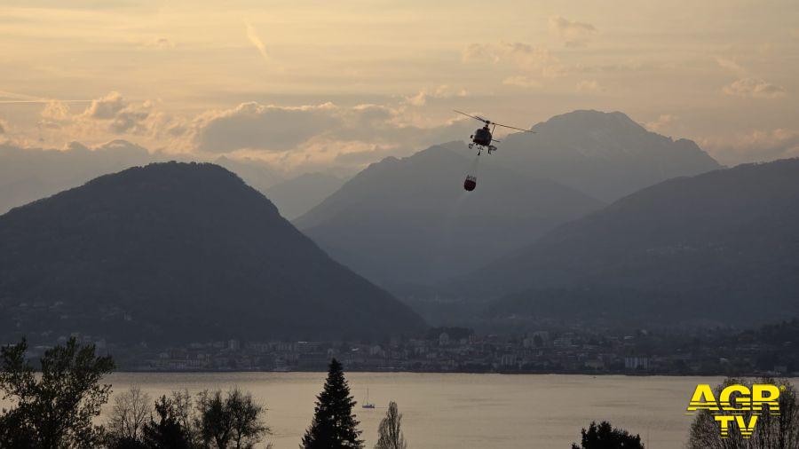 Incendio Laveno Mombello oggi: Canadair e elicotteri, situazione sotto controllo - PH Credits ©Alessandro Contaldo
