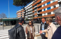 Ostia, via Isole Capoverde, il Black point, sopralluogo di FdI, disagi per il traffico