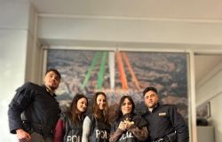 Polizia XII distretto gli agenti con i cuccioli