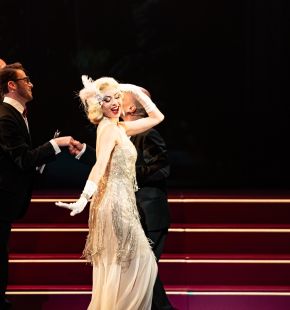 Cantando sotto la pioggia the Broadway musical al Brancaccio dal 15 al 26 aprile Cantando sotto la pioggia the Broadway musical al Brancaccio dal 15 al 26 aprile