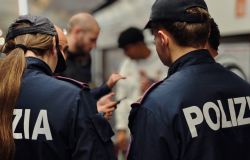 Polmetro, caccia ai borseggiatori, pusher, ladri e rapinatori nel sottosuolo di Roma, 8 arresti