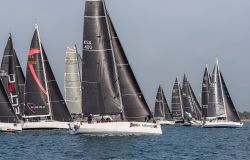 Vela, spettacolare partenza per La Ottanta, oltre 70 imbarcazioni in gara