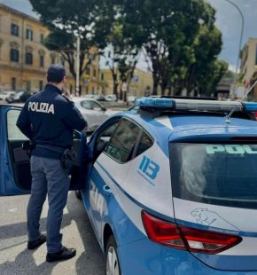 Roma San Lorenzo, in preda al raptus aggredisce due agenti di Polizia, arrestato 25enne Roma San Lorenzo, in preda al raptus aggredisce due agenti di Polizia, arrestato 25enne