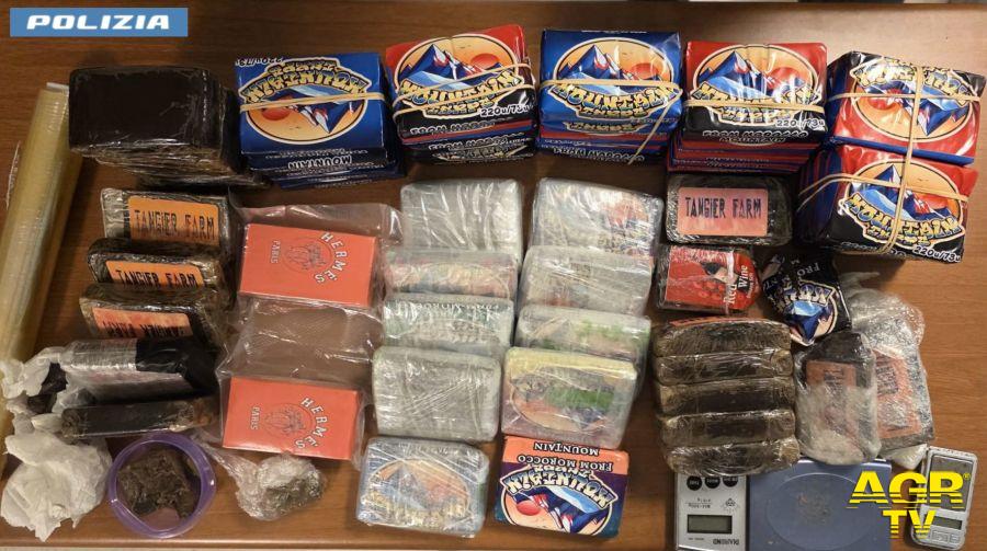 Polizia Fidene III Distretto droga sequestrata 6 kg. hashish Polizia Fidene III Distretto droga sequestrata 6 kg. hashish