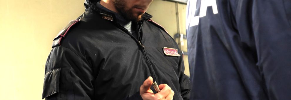 Roma, preso rapinatore seriale, seguiva sempre lo stesso copione, le immagini delle videocamere lo hanno incastrato