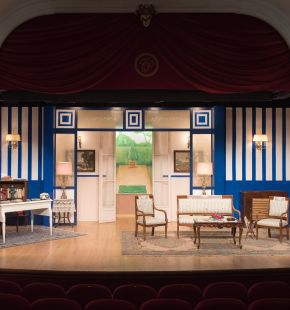 Due dozzine di rose scarlatte dal 24 aprile al 31 maggio al teatro Prati