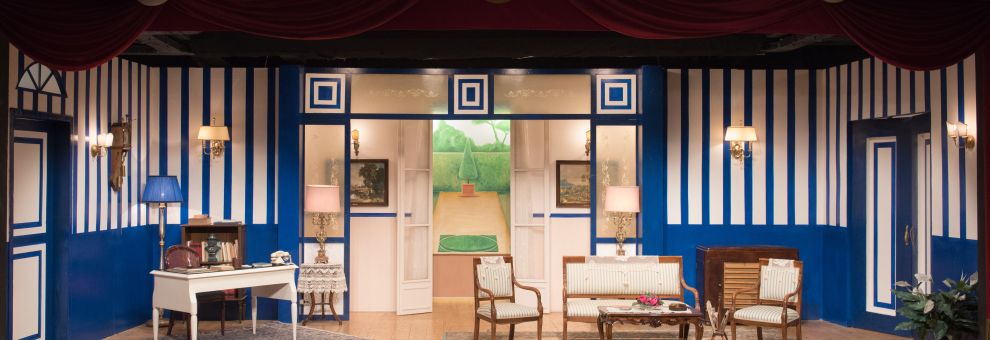 Due dozzine di rose scarlatte dal 24 aprile al 31 maggio al teatro Prati