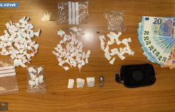 Roma, nel mirino della Polizia hub di spaccio, 8 arresti e 300 le dosi sequestrate