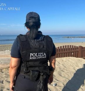 Ostia, sequestrate le cabine in un altro stabilimento, Lega: Spiagge senza servizi, cittadini e turisti lasciati soli