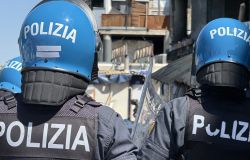 Roma, Quarticciolo passato al setaccio, 8 arresti, 5 stranieri all'Ufficio Immigrazione, 1 denuncia