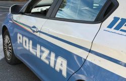 Roma, sorpreso da due agenti che rientravano a casa dal servizio, arrestato in flagranza ladro su auto in sosta