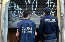 Polizia operazione interforze a Termini poliozia capitaneria di porto
