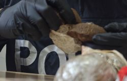 Roma, periferia est, nuovo blitz della Polizia, 7 pusher arrestati, dosi di cocaina nascoste in un calzino
