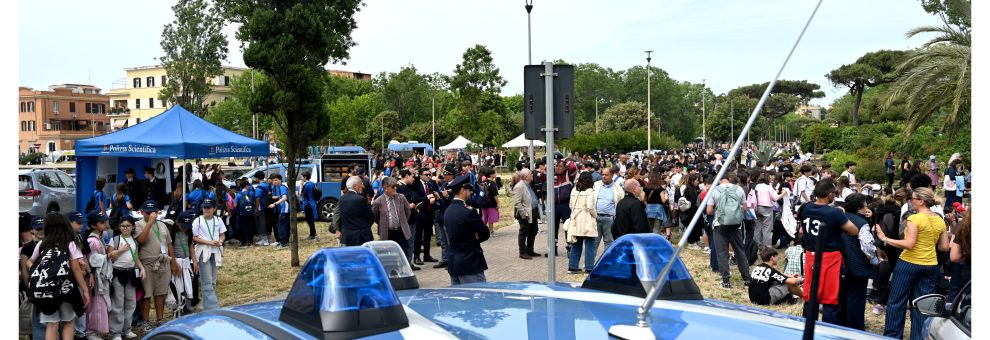 Ostia, al parco XXV novembre, l'incontro con gli studenti medi per il progetto: Scuole sicure - #sceglilastradaGIUSTA”