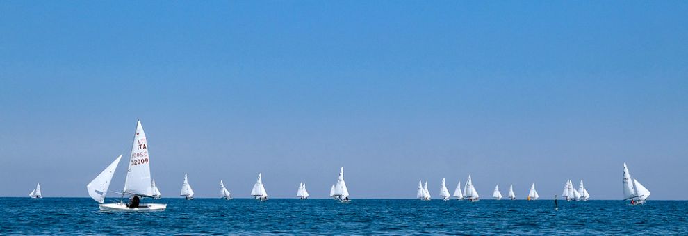 Rimini, spettacolo di vele in  mare con la 58° Coppa Tamburini, classe Snipe