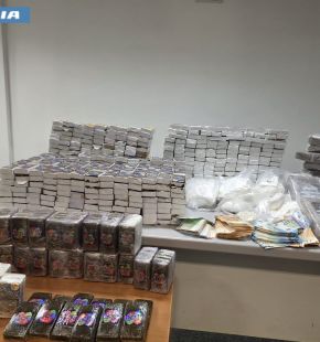 Roma, colpo grosso della Polizia sul litorale, 150 kg. di droga sequestrata in un  magazzino, due arresti