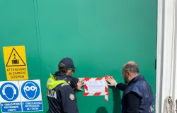Polizia Guardia di Finanza sequestro cantiere navale Isola Sacra