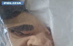 Polizia la Maschera indossata