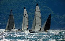 Vela, a Gargnano (lago di Garda)nella Gentlemen's cup vento da nord e regate spettacolo