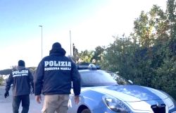 Ostia, finisce sul litorale romano la fuga di un cileno 27enne, ricercato per rapina, in manette anche connazionale 34enne
