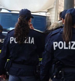 Roma, blitz della Polizia all'Esquilino anti-rapina, borseggi e spaccio, 8 in manette