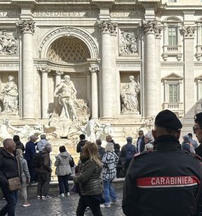 Roma, giro di vite dei Carabinieri sul gioco delle tre campanelle e due arresti per furto