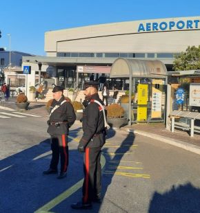 Ciampino, truffe on line denunciata 58enne per noleggio auto