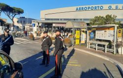 Ciampino, truffe on line denunciata 58enne per noleggio auto