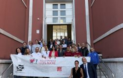 Nuotando con AmOre, 12 ore in acqua per fare la differenza e sostenere l'AISM