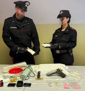 Roma, maxi operazione nel quadrante Est della città, 6 arresti, 4 denunce e sequestrate centinia di dosi di stupefacente Roma, maxi operazione nel quadrante Est della città, 6 arresti, 4 denunce e sequestrate centinia di dosi di stupefacente
