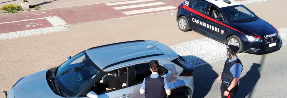 Ostia, maxi-blitz dei Carabinieri sul litorale, oltre 100 militari in azione, 8 arresti e 15 persone denunciate Ostia, maxi-blitz dei Carabinieri sul litorale, oltre 100 militari in azione, 8 arresti e 15 persone denunciate