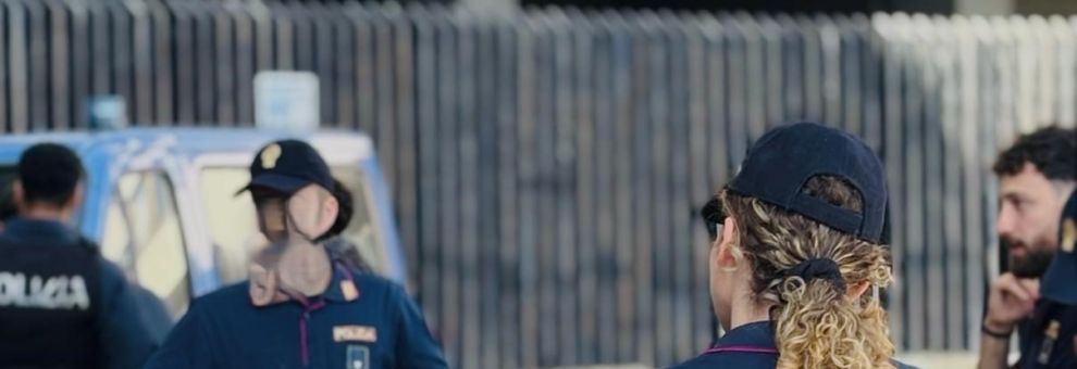 Roma, svegliati nel cuore della notte dall'allarme elettronico, 4 poliziotti liberi dal servizio, arrestano tre ladri nel condominio