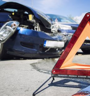 Parclick, quattro incidenti stradali su dieci in città si potrebbero evitare, i consigli di guida
