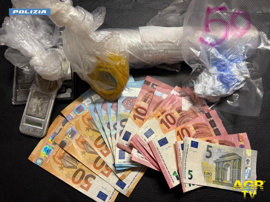 Polizia droga e soldi sequestrati Primavalle Polizia droga e soldi sequestrati Primavalle