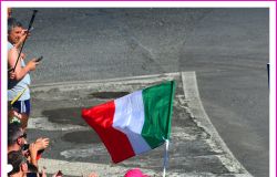 Giro d'Italia sul lun gomare  ph credit Pino Rampolla