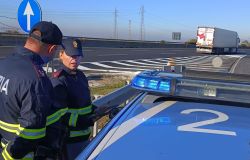 Tivoli, guidava ubriaco, senza patente ed era inseguito da un mandato d'arresto internazionale, arrestato